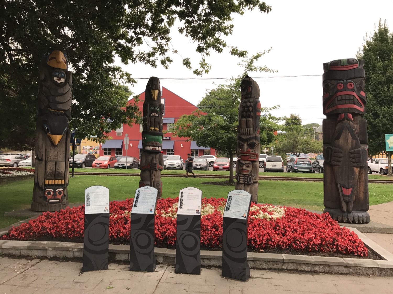 Duncan, British Columbia: City Of Totems - Sharing Horizons